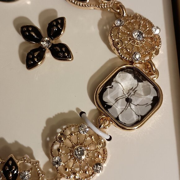 Napier Bracelet and Earring Set Gold Tone Brand New - Picture 7 of 7